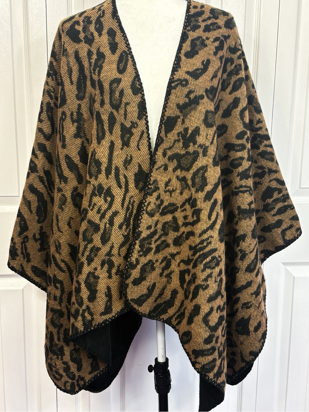 NWT Apt 9 Brown & Black Animal Print Reversible Poncho Sweater One Size